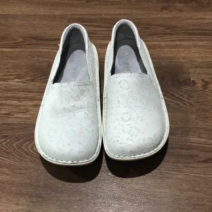 Alegria white nursing shoe